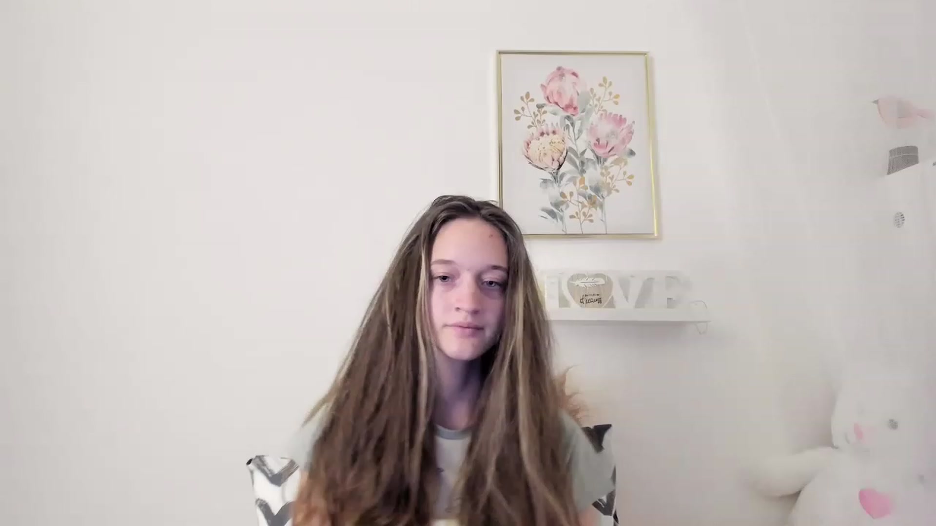Gallery image thumbnail from AriellaFerra's myfreecams stream on, 03/03/2023, 16:30 image 13 of 20