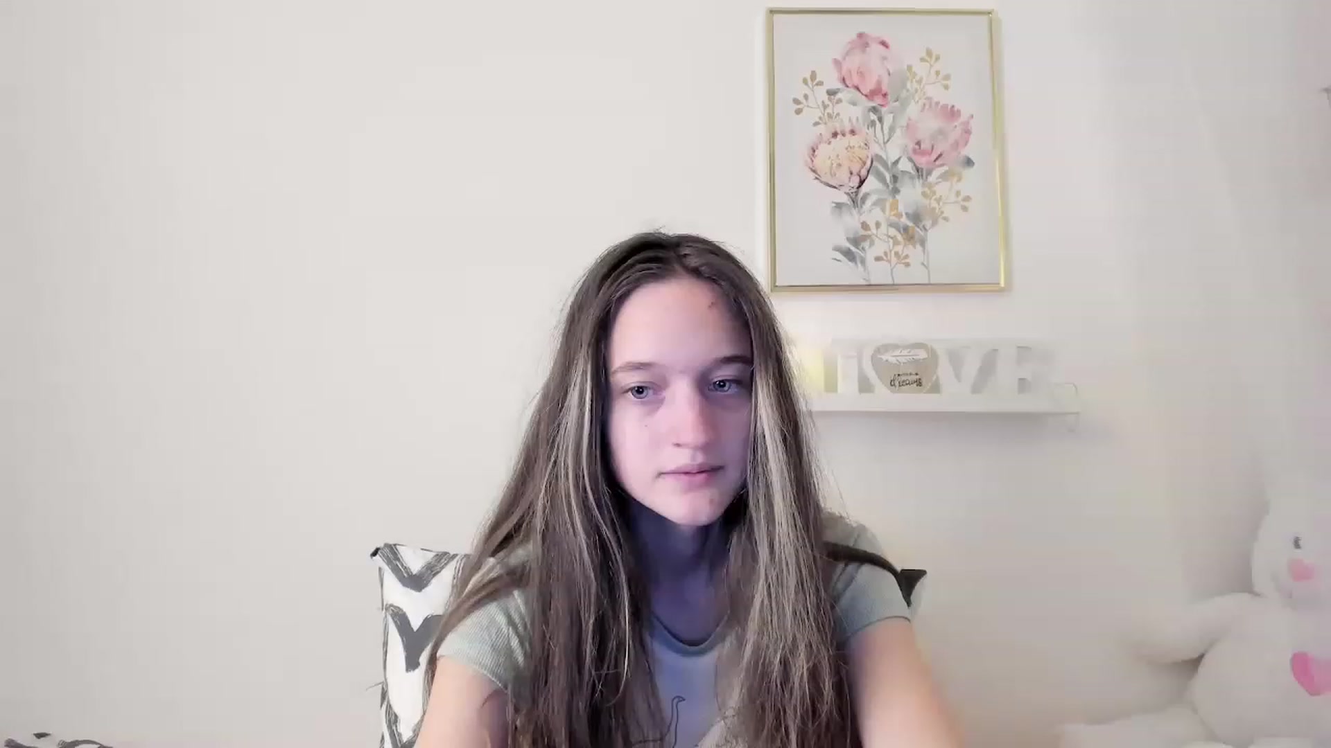 Gallery image thumbnail from AriellaFerra's myfreecams stream on, 03/03/2023, 17:30 image 19 of 20