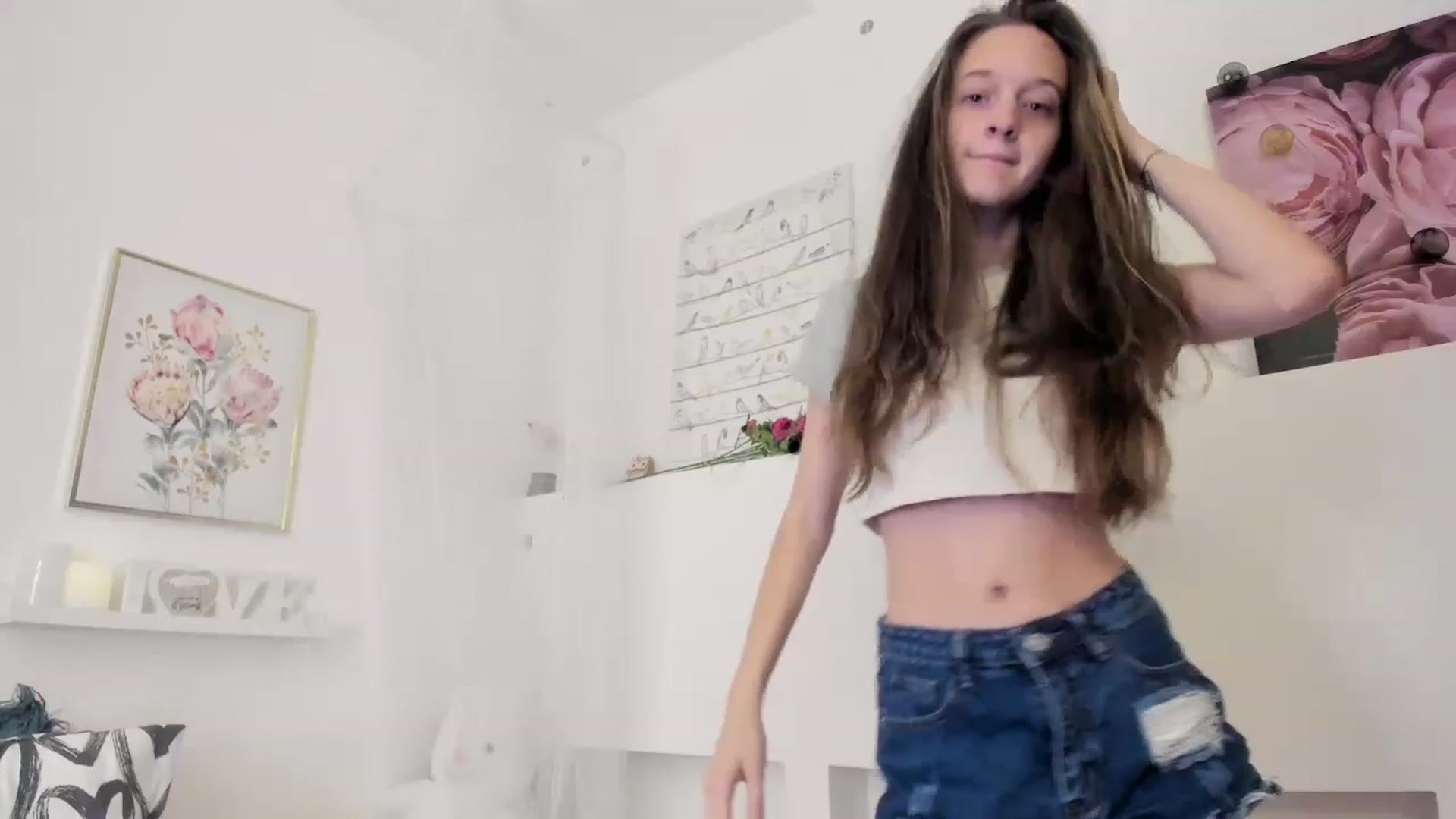 Gallery image thumbnail from AriellaFerra's myfreecams stream on, 03/03/2023, 17:56 image 6 of 20