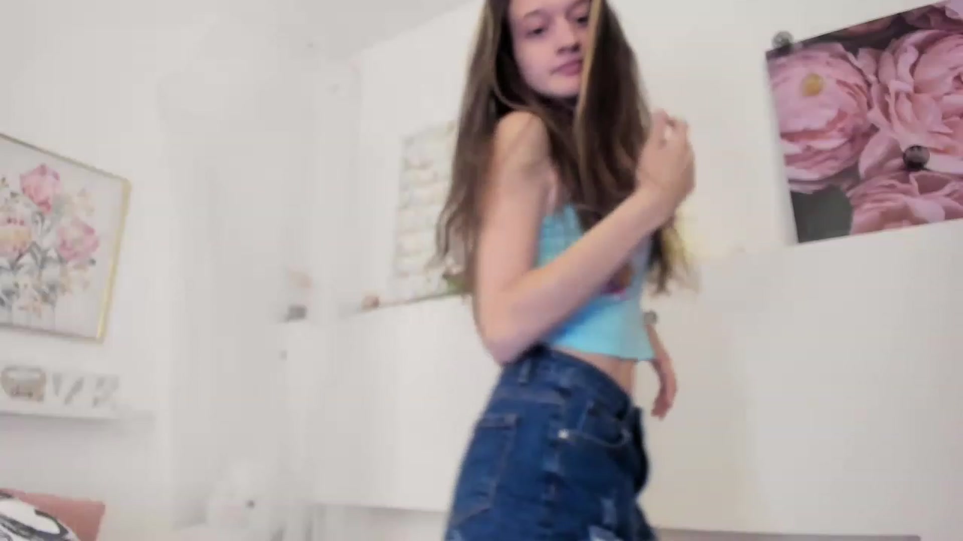 Gallery image thumbnail from AriellaFerra's myfreecams stream on, 03/07/2023, 17:04 image 13 of 20