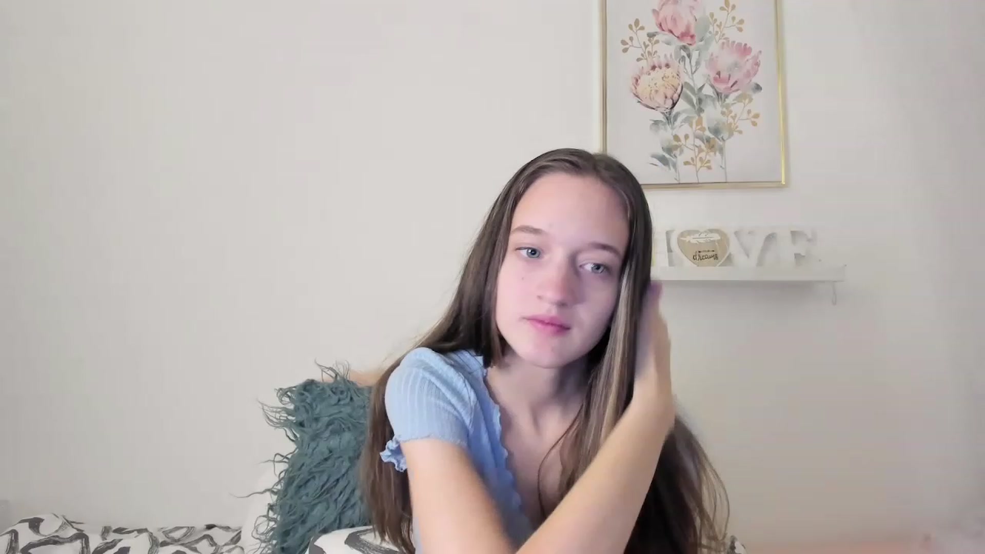 Gallery image thumbnail from AriellaFerra's myfreecams stream on, 03/12/2023, 10:37 image 4 of 20