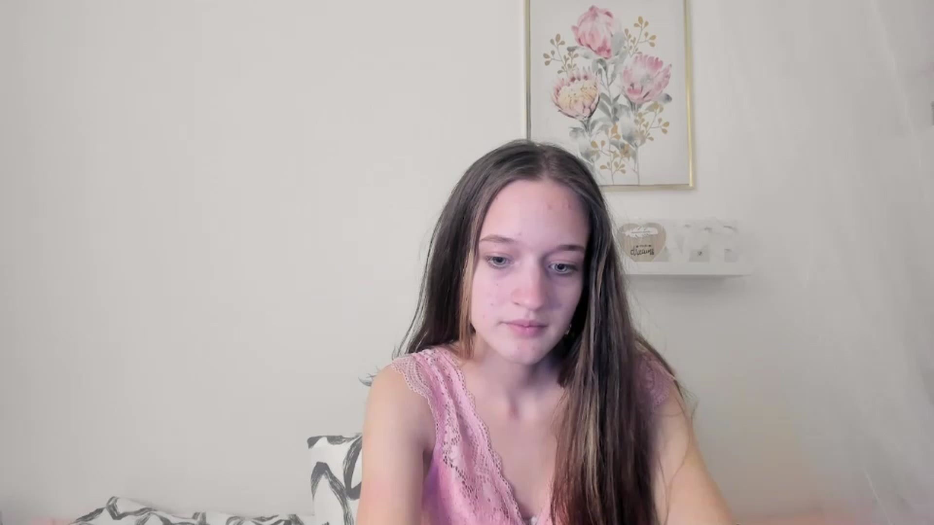 Gallery image thumbnail from AriellaFerra's myfreecams stream on, 03/15/2023, 13:13 image 3 of 20