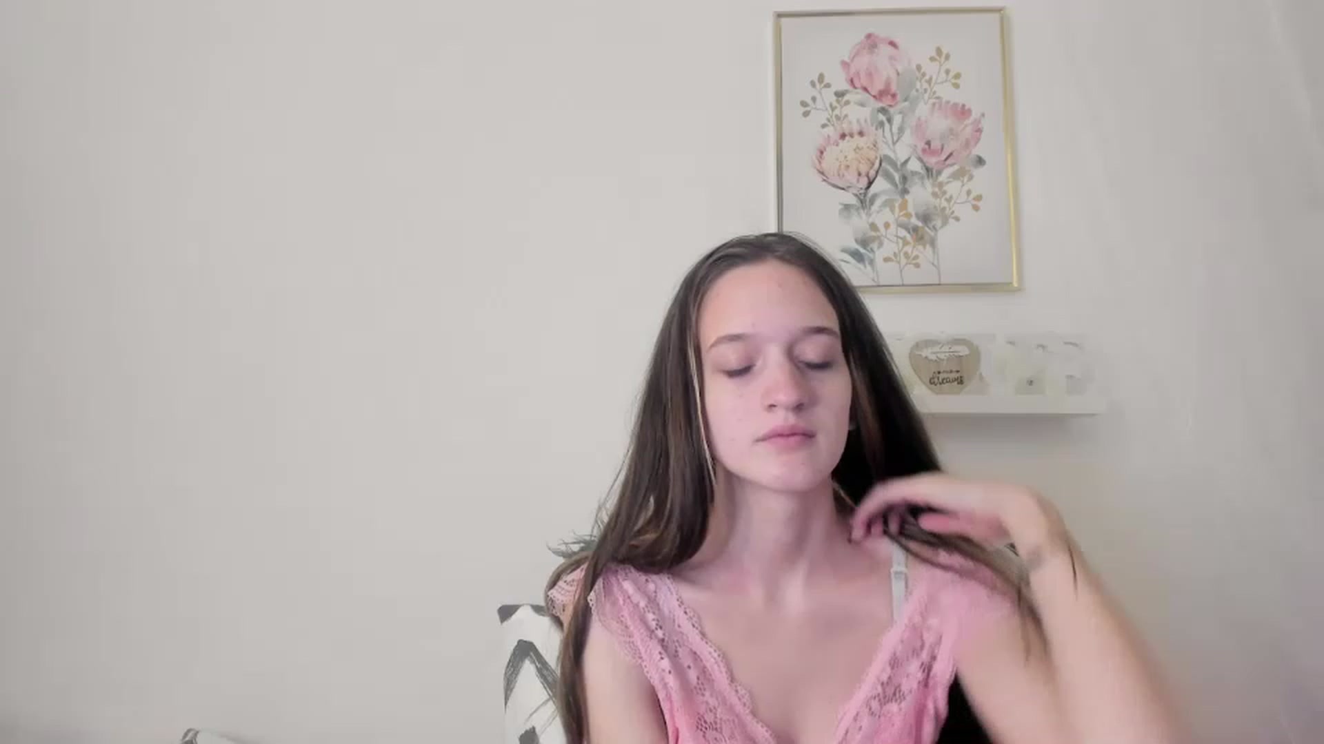 Gallery image thumbnail from AriellaFerra's myfreecams stream on, 03/15/2023, 13:13 image 17 of 20