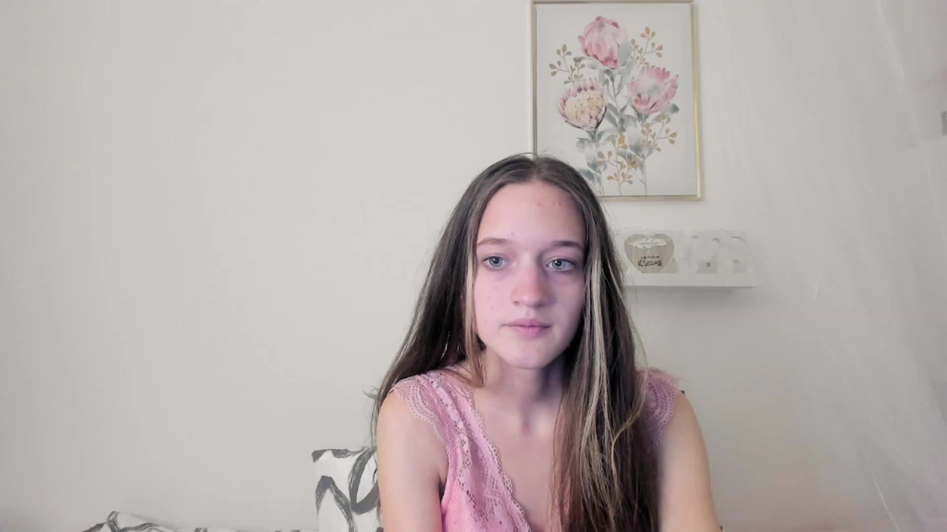 Gallery image thumbnail from AriellaFerra's myfreecams stream on, 03/15/2023, 13:13 image 4 of 20