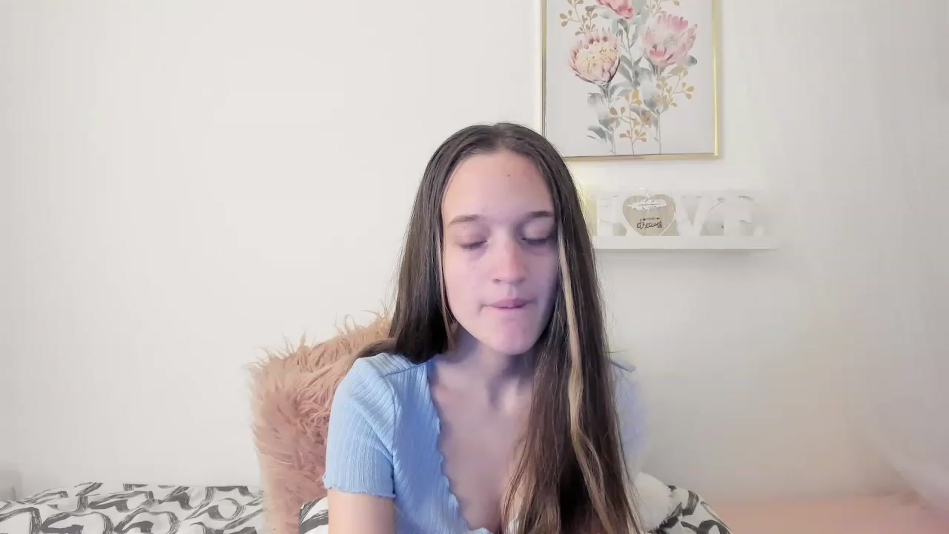 Gallery image thumbnail from AriellaFerra's myfreecams stream on, 03/19/2023, 09:35 image 14 of 20