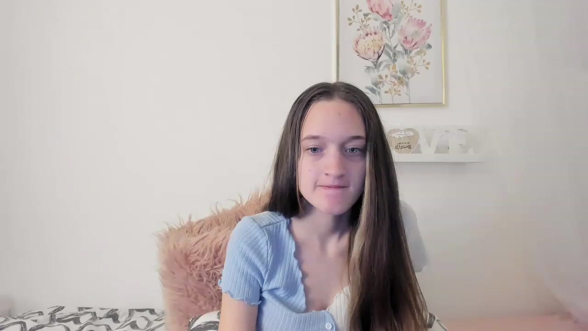 Gallery image thumbnail from AriellaFerra's myfreecams stream on, 03/19/2023, 09:35 image 10 of 20