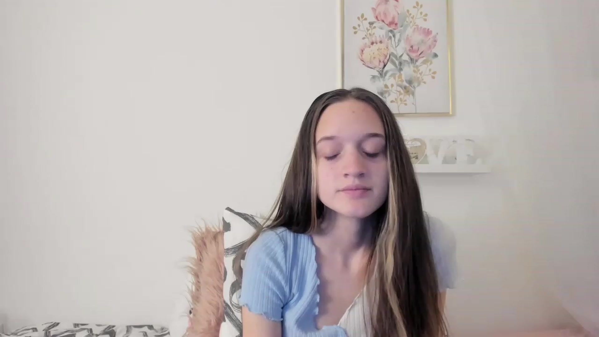 Gallery image thumbnail from AriellaFerra's myfreecams stream on, 03/19/2023, 11:02 image 7 of 20