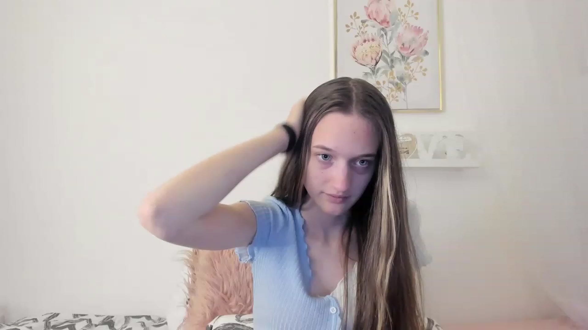 Gallery image thumbnail from AriellaFerra's myfreecams stream on, 03/19/2023, 11:02 image 12 of 20