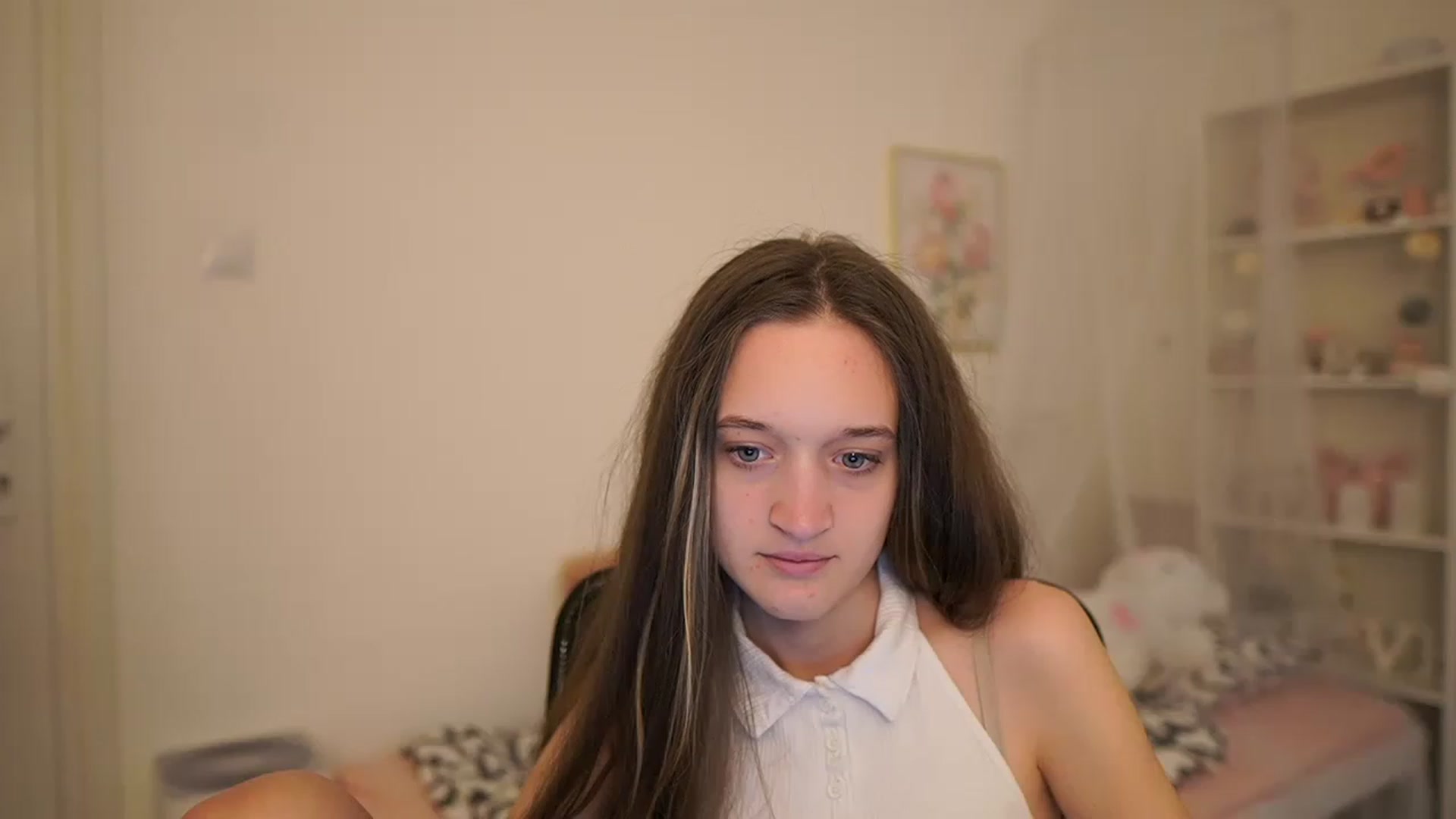 Gallery image thumbnail from AriellaFerra's myfreecams stream on, 03/25/2023, 12:40 image 4 of 20