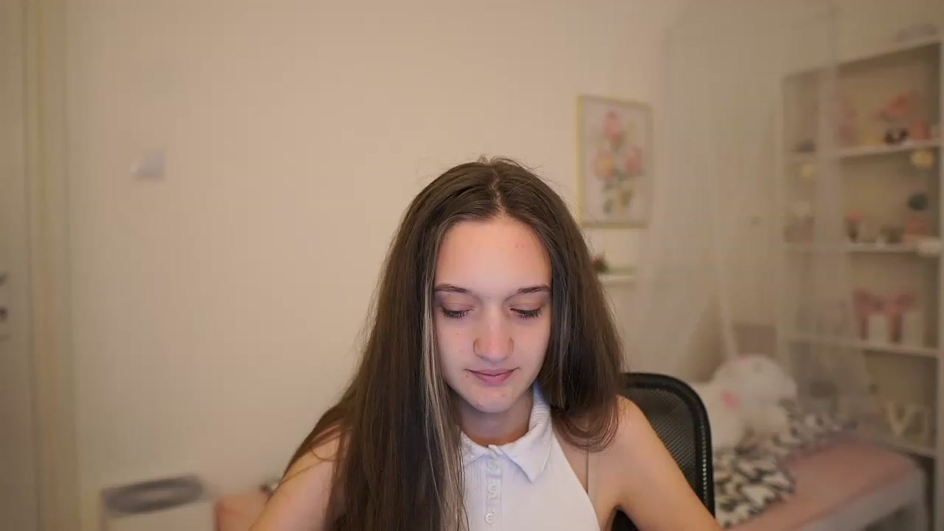Gallery image thumbnail from AriellaFerra's myfreecams stream on, 03/25/2023, 12:40 image 7 of 20