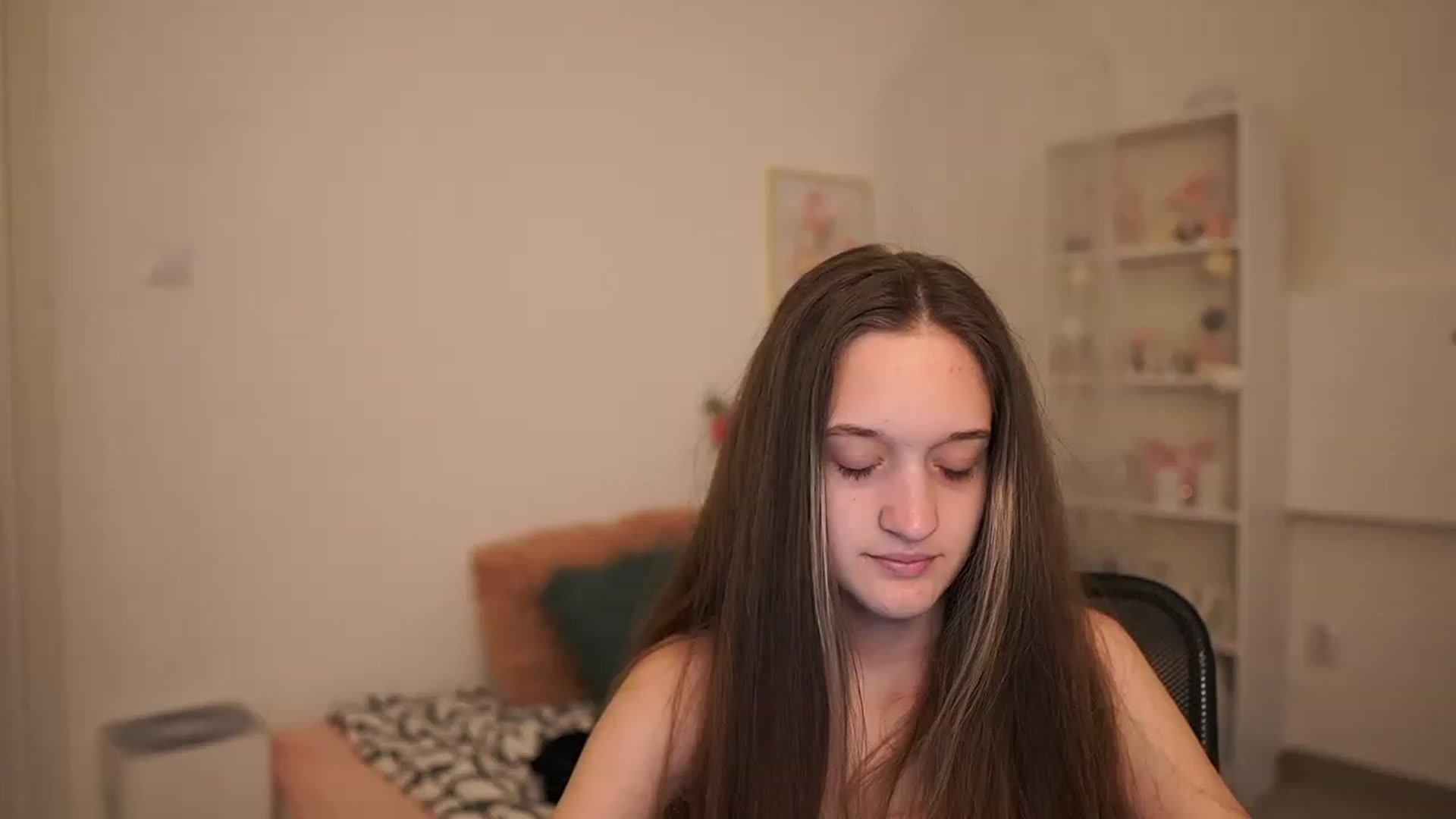 Gallery image thumbnail from AriellaFerra's myfreecams stream on, 03/26/2023, 10:16 image 3 of 20