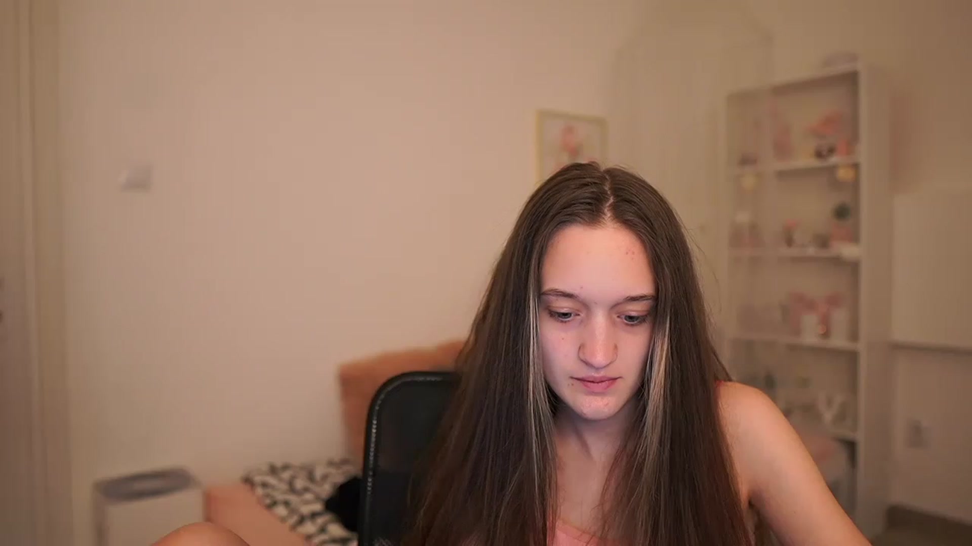 Gallery image thumbnail from AriellaFerra's myfreecams stream on, 03/26/2023, 16:55 image 13 of 20