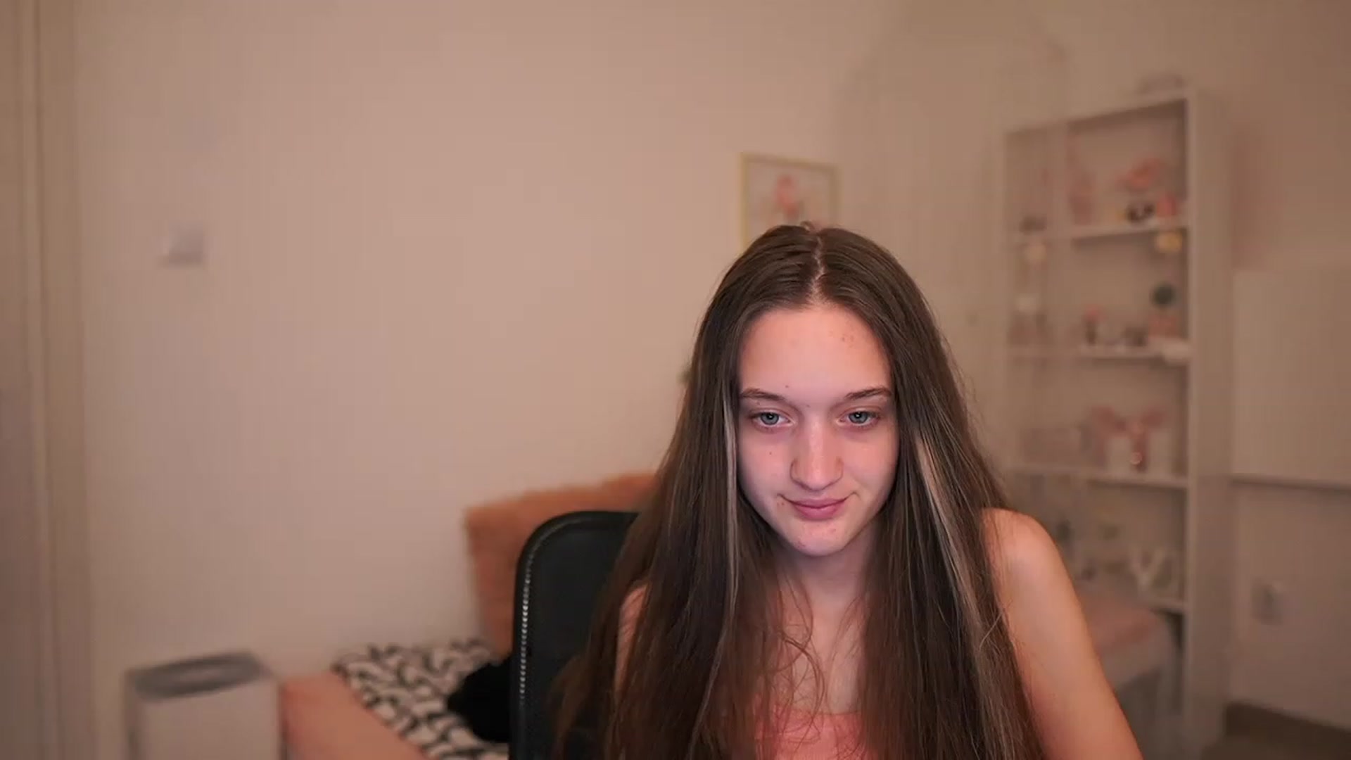 Gallery image thumbnail from AriellaFerra's myfreecams stream on, 03/26/2023, 16:55 image 15 of 20