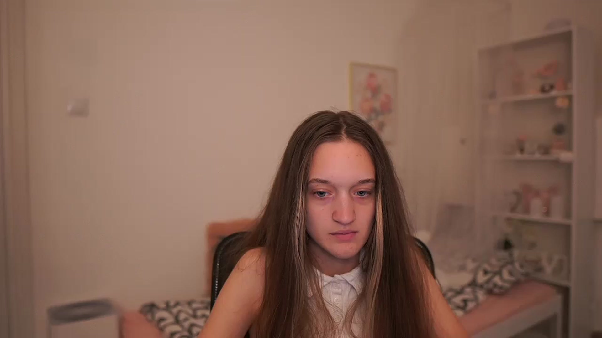 Gallery image thumbnail from AriellaFerra's myfreecams stream on, 03/27/2023, 15:14 image 16 of 20