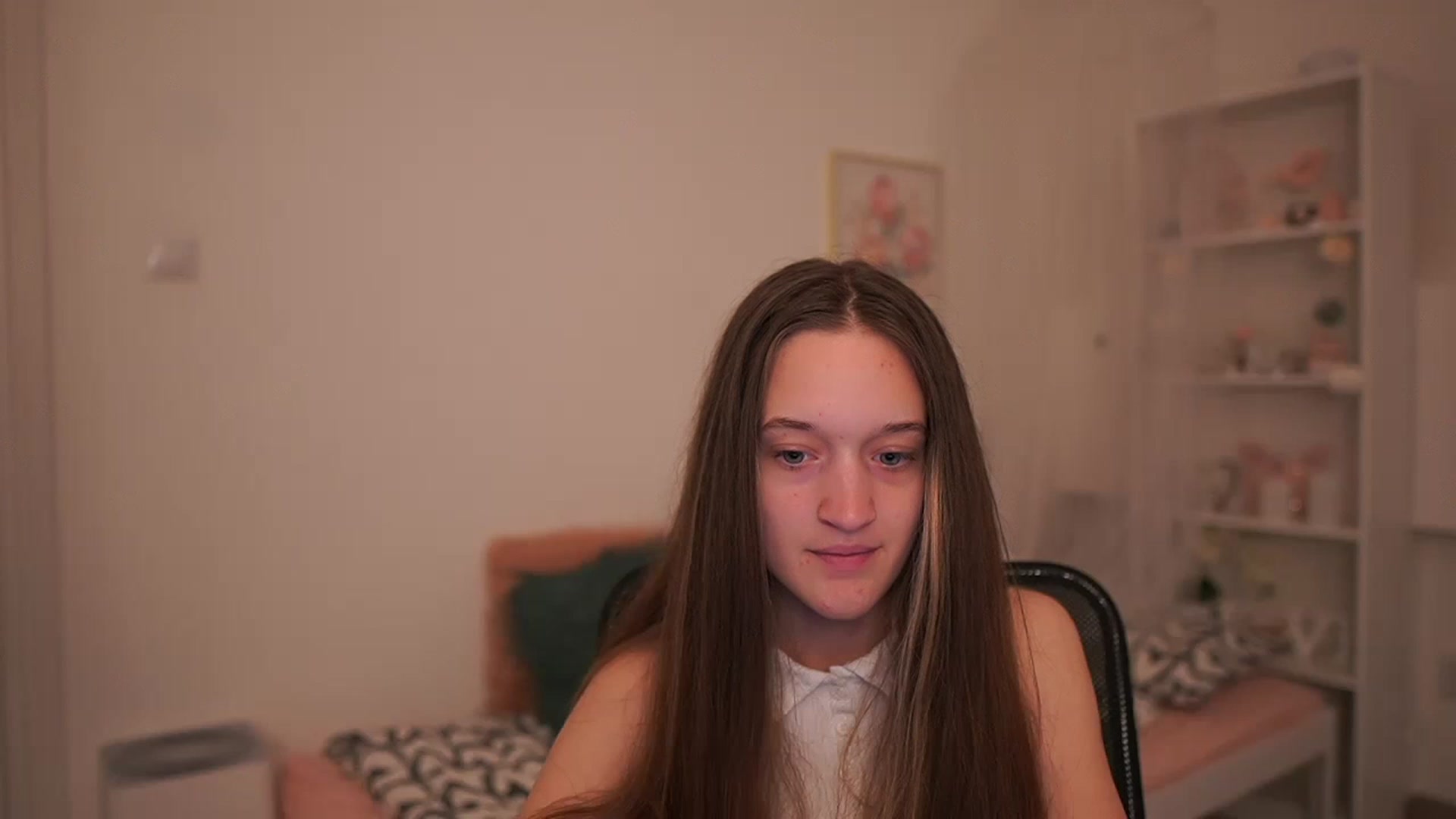 Gallery image thumbnail from AriellaFerra's myfreecams stream on, 03/27/2023, 15:14 image 6 of 20