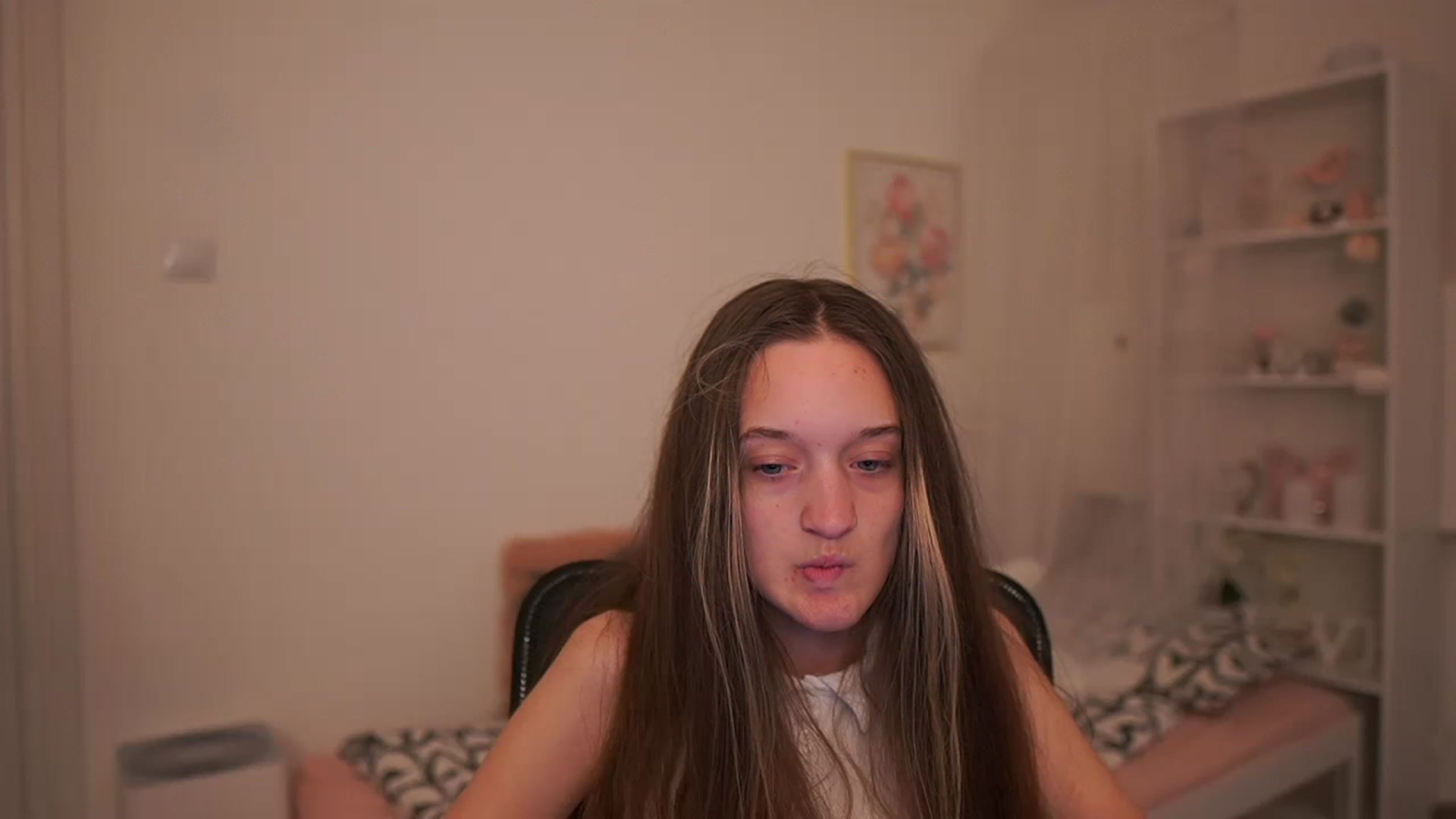 Gallery image thumbnail from AriellaFerra's myfreecams stream on, 03/27/2023, 15:14 image 17 of 20