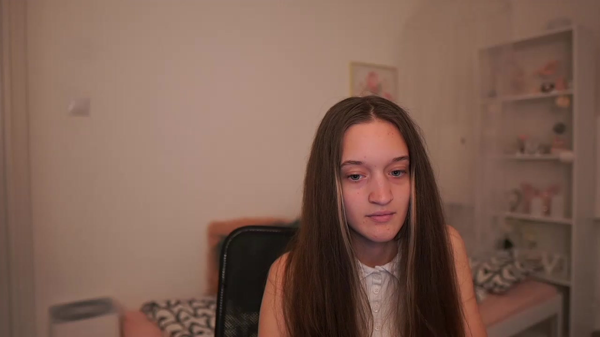 Gallery image thumbnail from AriellaFerra's myfreecams stream on, 03/27/2023, 15:14 image 19 of 20