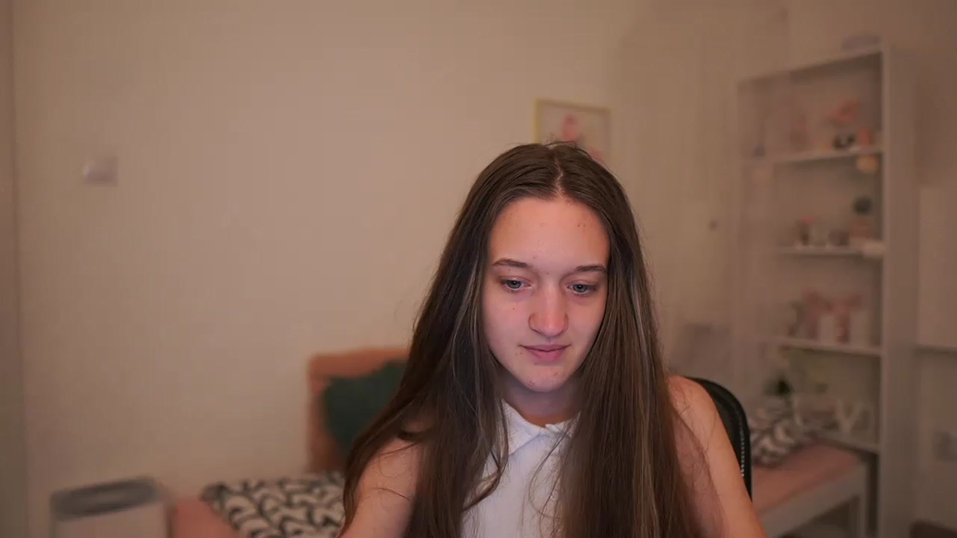 Gallery image thumbnail from AriellaFerra's myfreecams stream on, 03/27/2023, 15:14 image 2 of 20