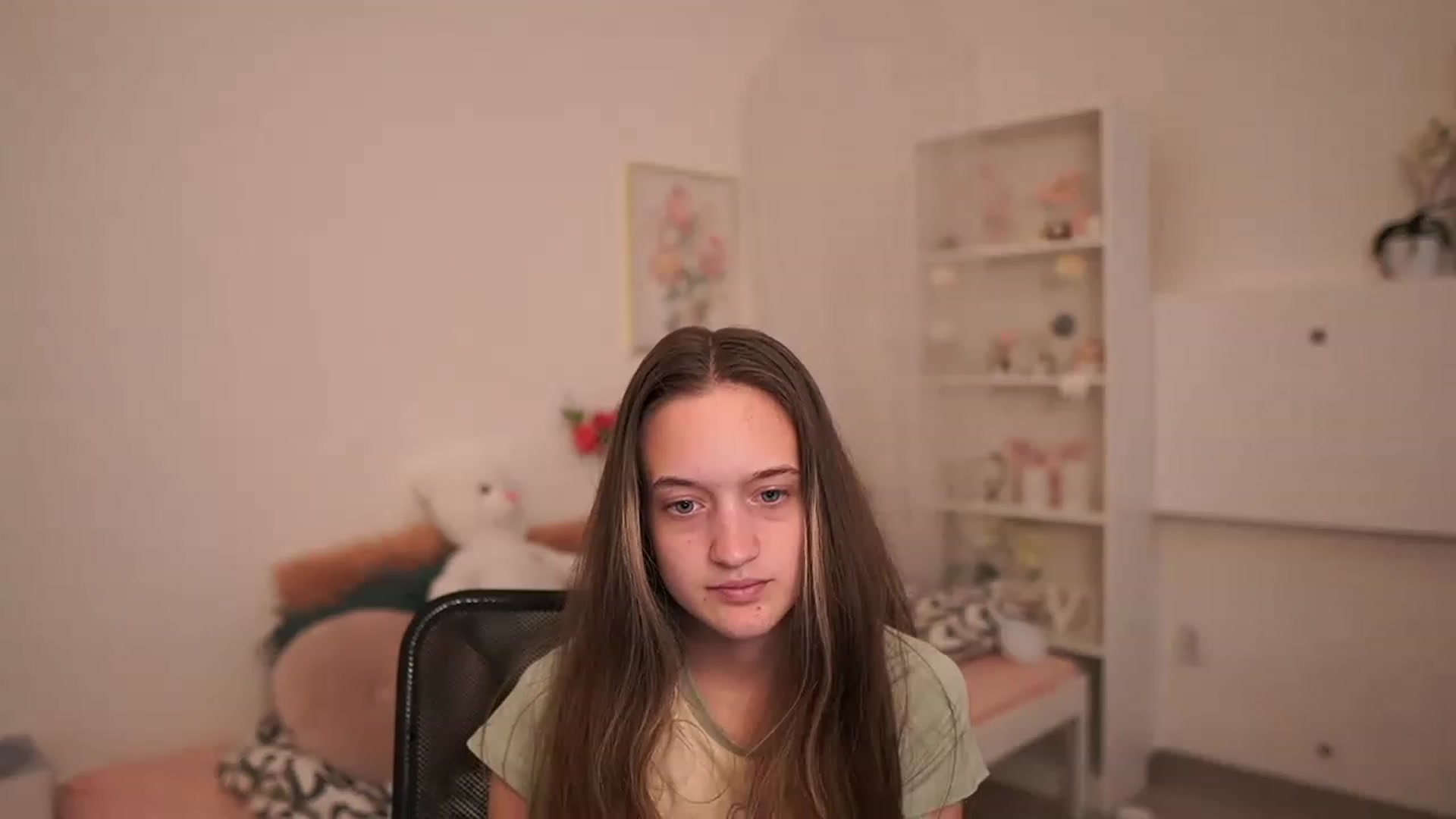 Gallery image thumbnail from AriellaFerra's myfreecams stream on, 04/16/2023, 10:04 image 17 of 20