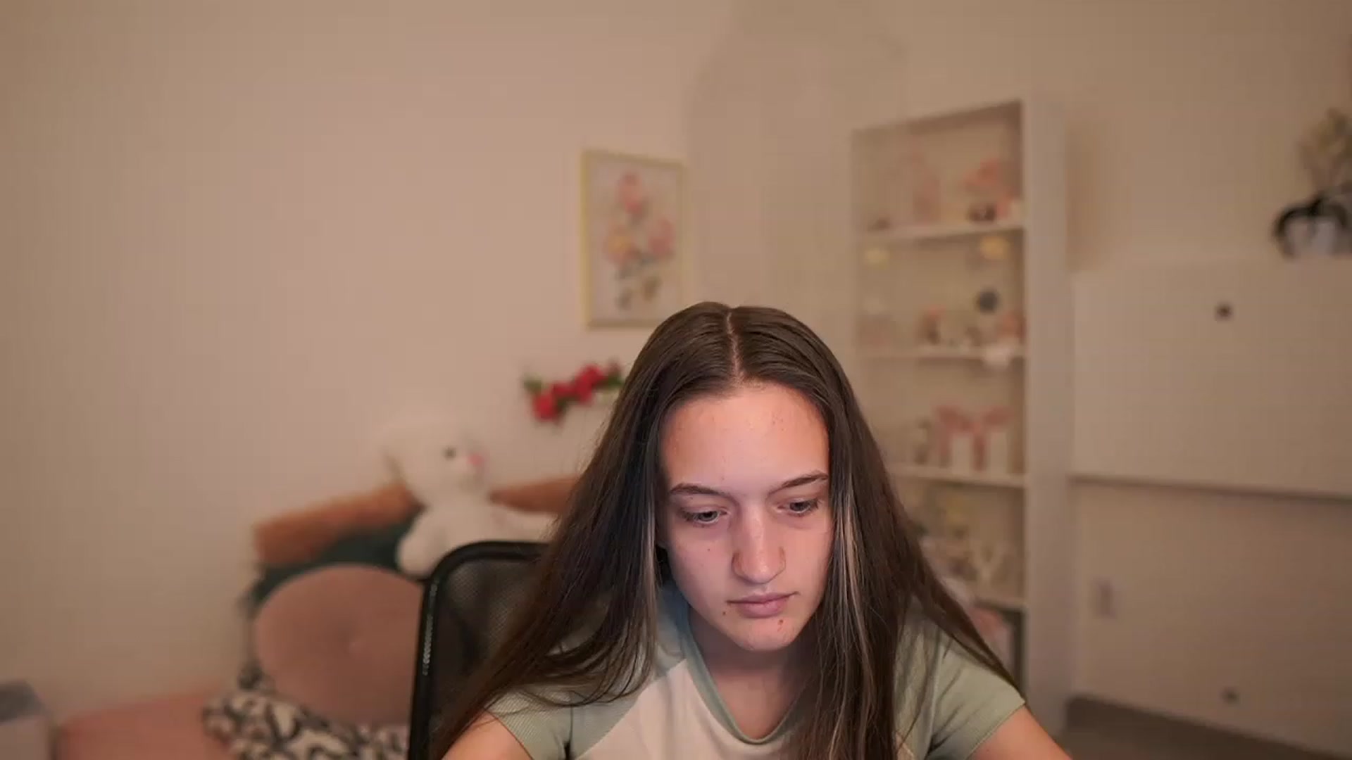 Gallery image thumbnail from AriellaFerra's myfreecams stream on, 04/16/2023, 10:04 image 16 of 20