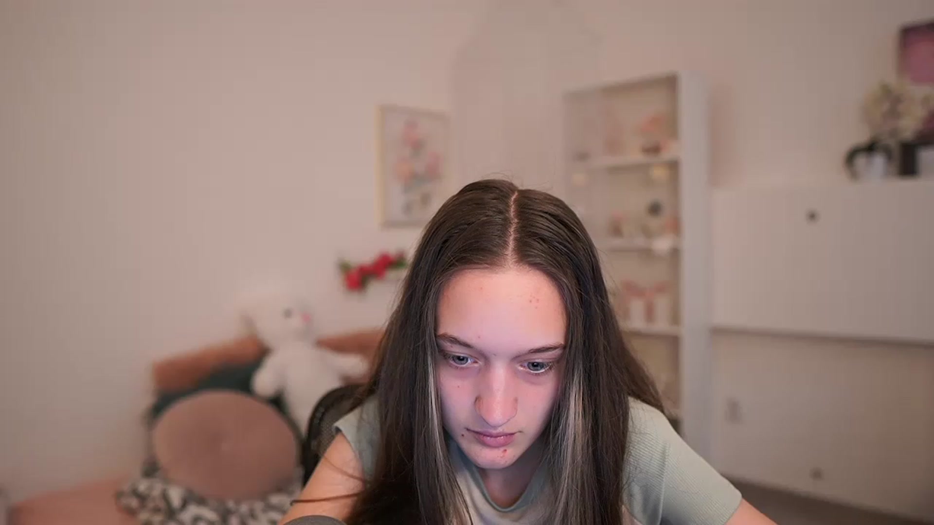 Gallery image thumbnail from AriellaFerra's myfreecams stream on, 04/16/2023, 10:04 image 5 of 20