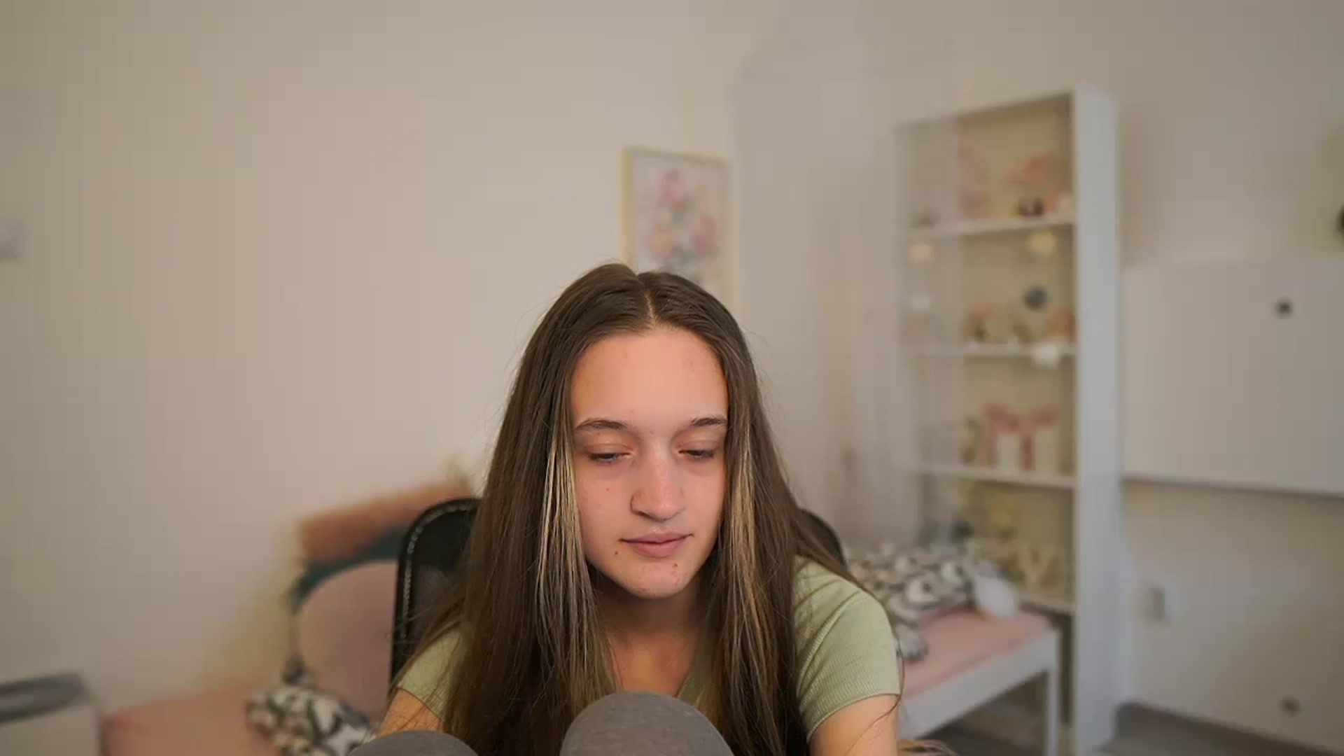 Gallery image thumbnail from AriellaFerra's myfreecams stream on, 04/16/2023, 11:30 image 5 of 20