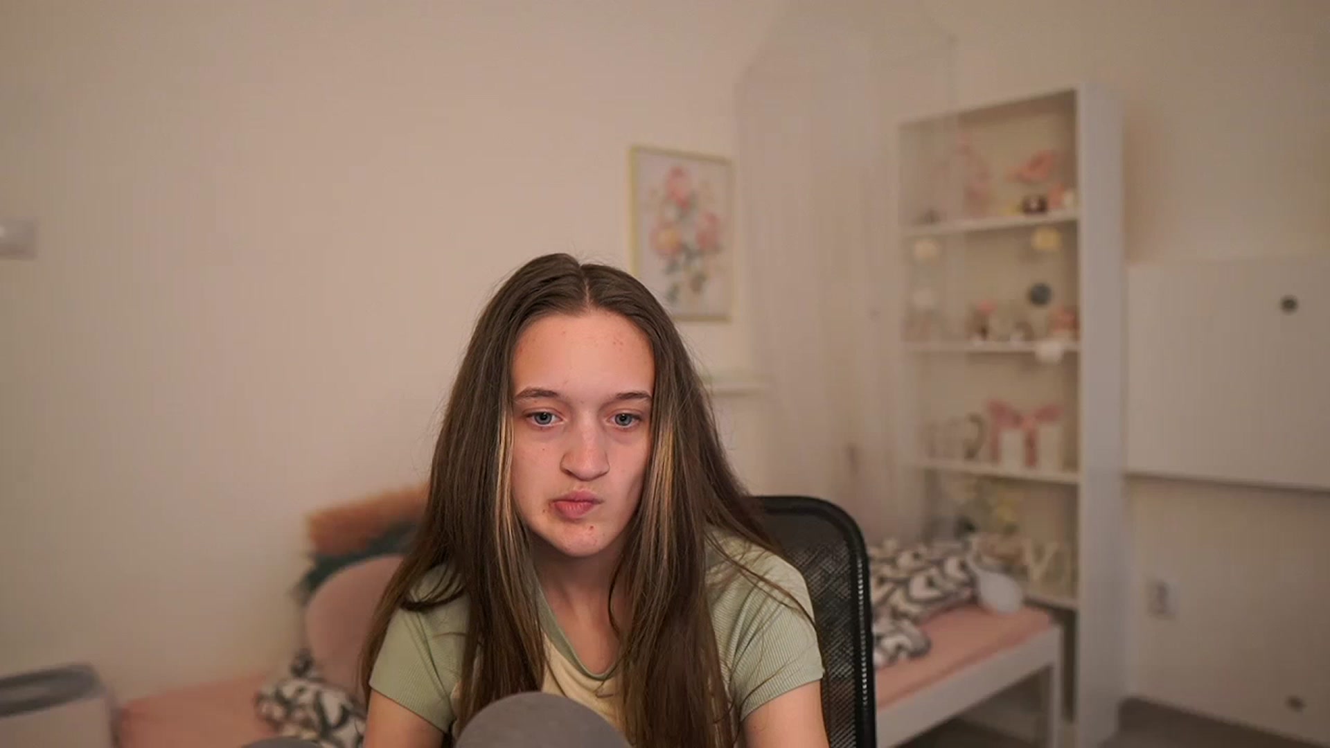 Gallery image thumbnail from AriellaFerra's myfreecams stream on, 04/16/2023, 12:57 image 3 of 20