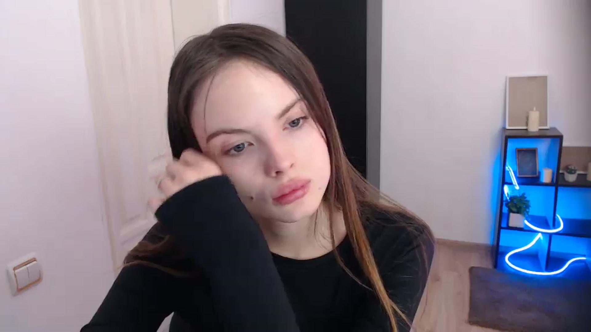 Gallery image thumbnail from Ariella_ari's myfreecams stream on, 12/22/2025, 18:53 image 7 of 20