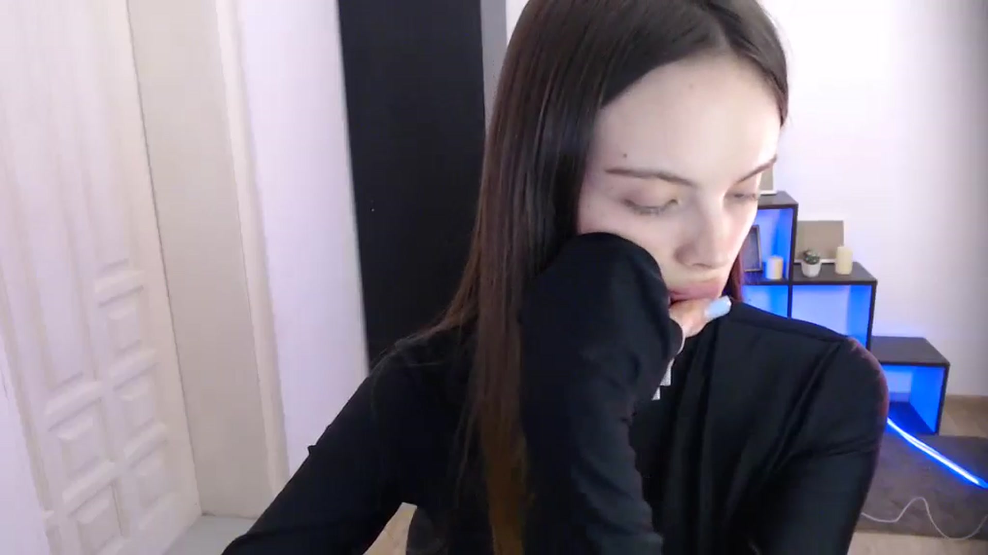 Gallery image thumbnail from Ariella_ari's myfreecams stream on, 12/23/2025, 18:29 image 3 of 20