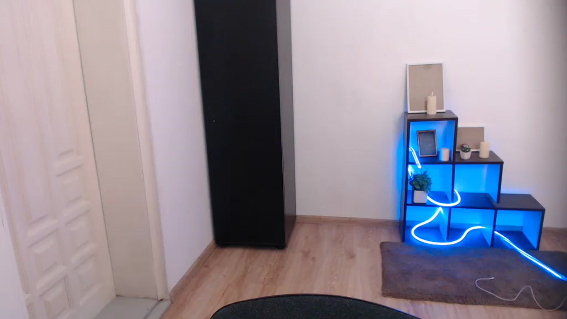 Gallery image thumbnail from Ariella_ari's myfreecams stream on, 12/23/2025, 18:29 image 1 of 20