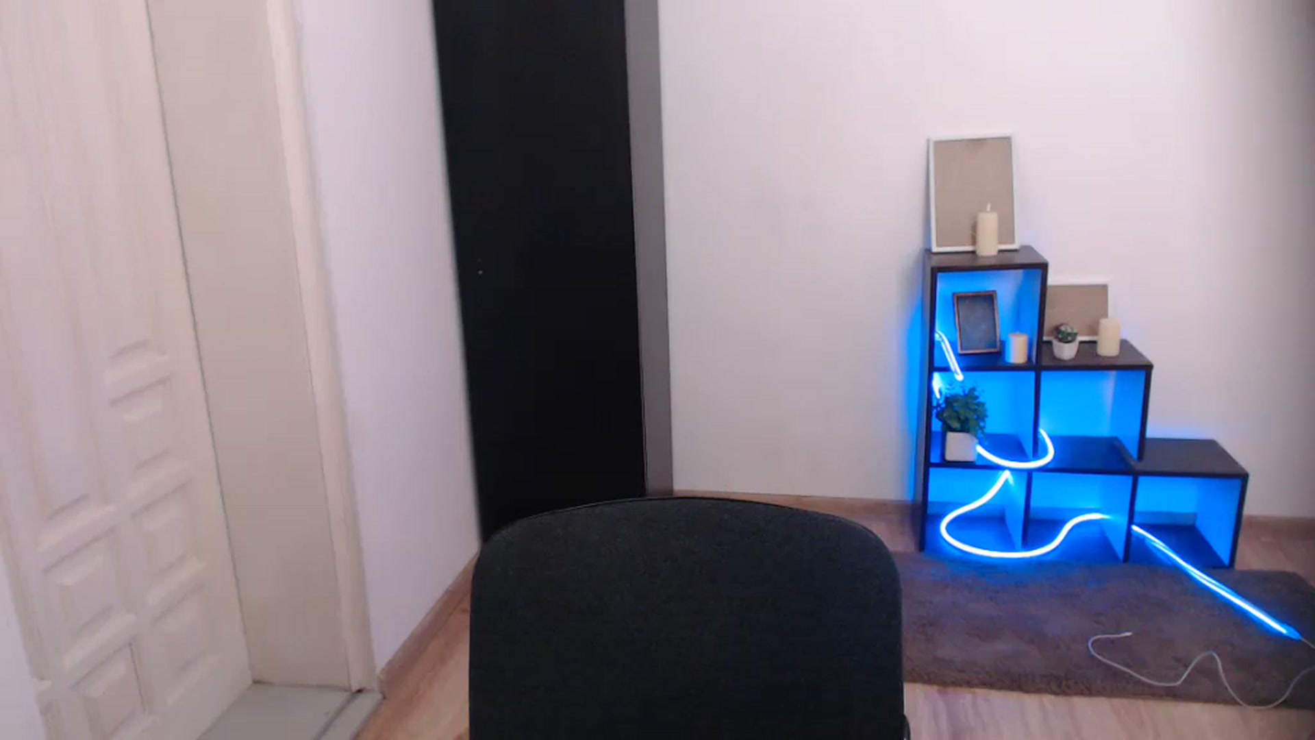 Gallery image thumbnail from Ariella_ari's myfreecams stream on, 12/23/2025, 18:57 image 4 of 20