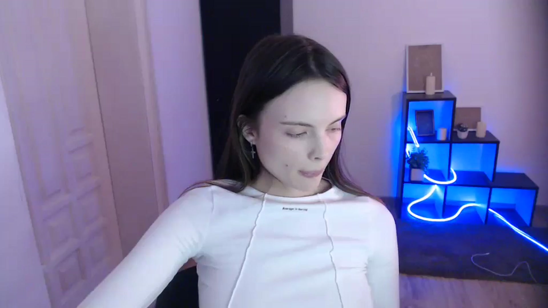 Gallery image thumbnail from Ariella_ari's myfreecams stream on, 12/24/2025, 16:25 image 18 of 20