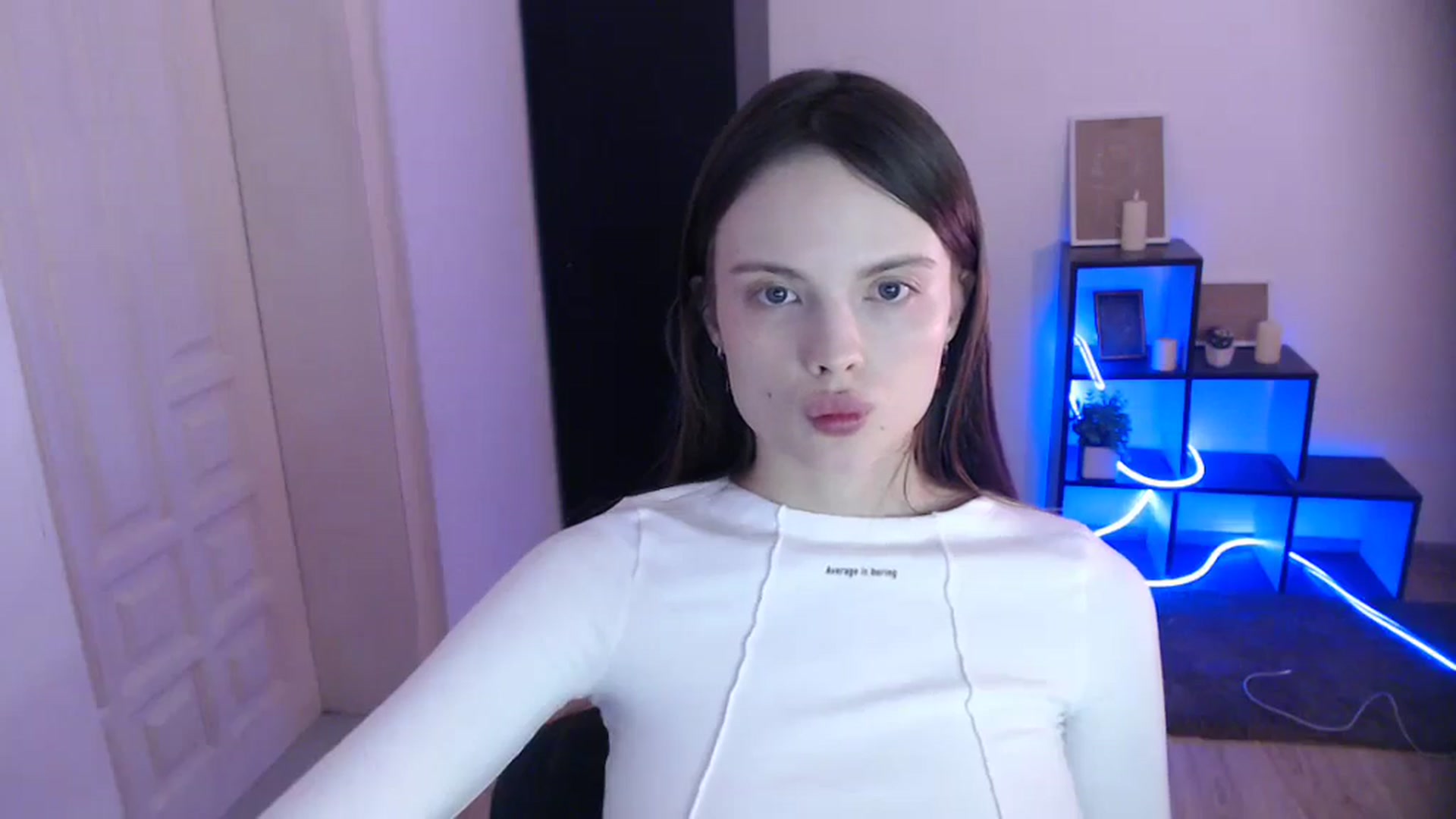Gallery image thumbnail from Ariella_ari's myfreecams stream on, 12/24/2025, 16:25 image 13 of 20
