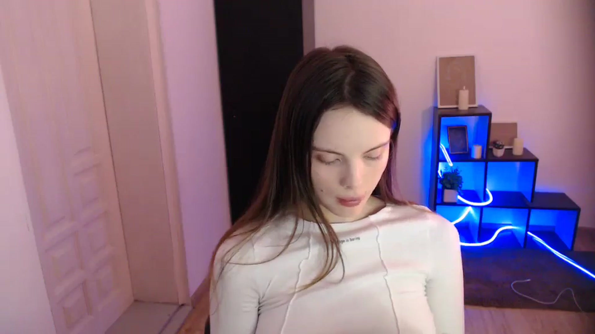 Gallery image thumbnail from Ariella_ari's myfreecams stream on, 12/24/2025, 16:25 image 2 of 20