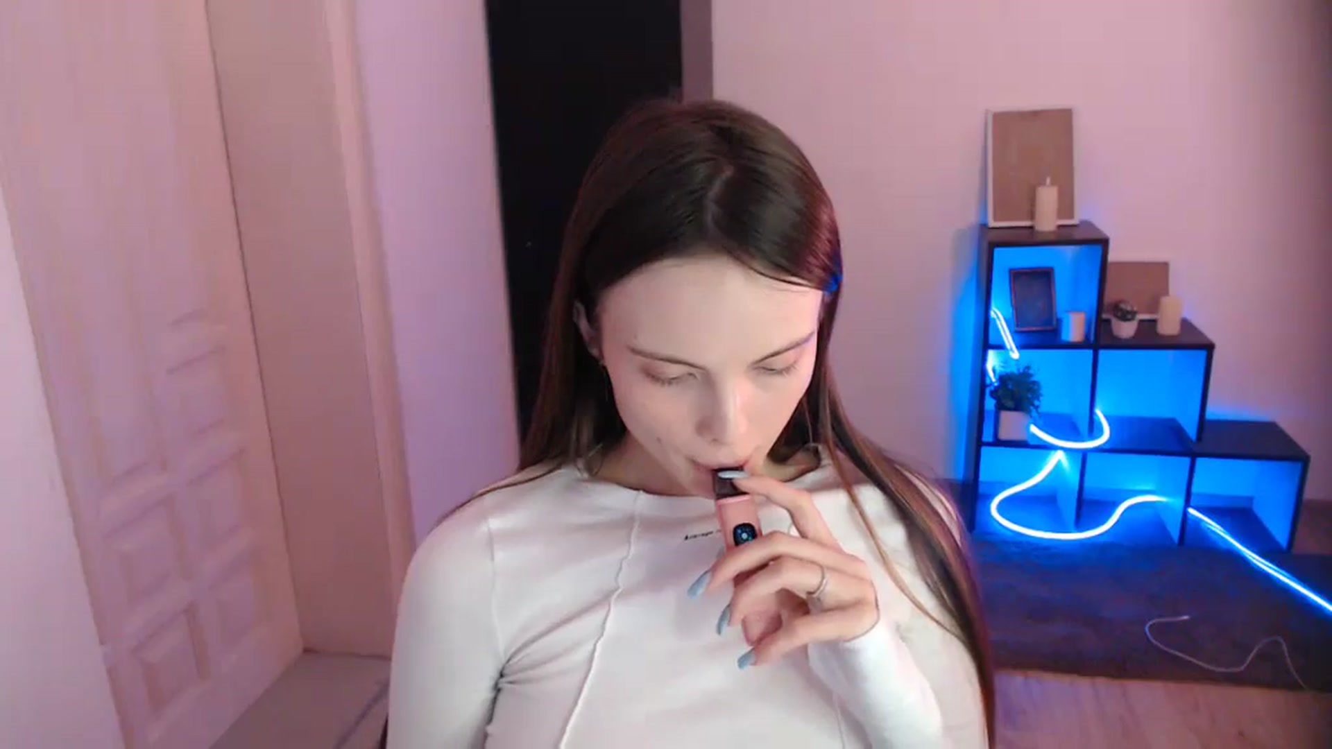 Gallery image thumbnail from Ariella_ari's myfreecams stream on, 12/24/2025, 16:25 image 15 of 20
