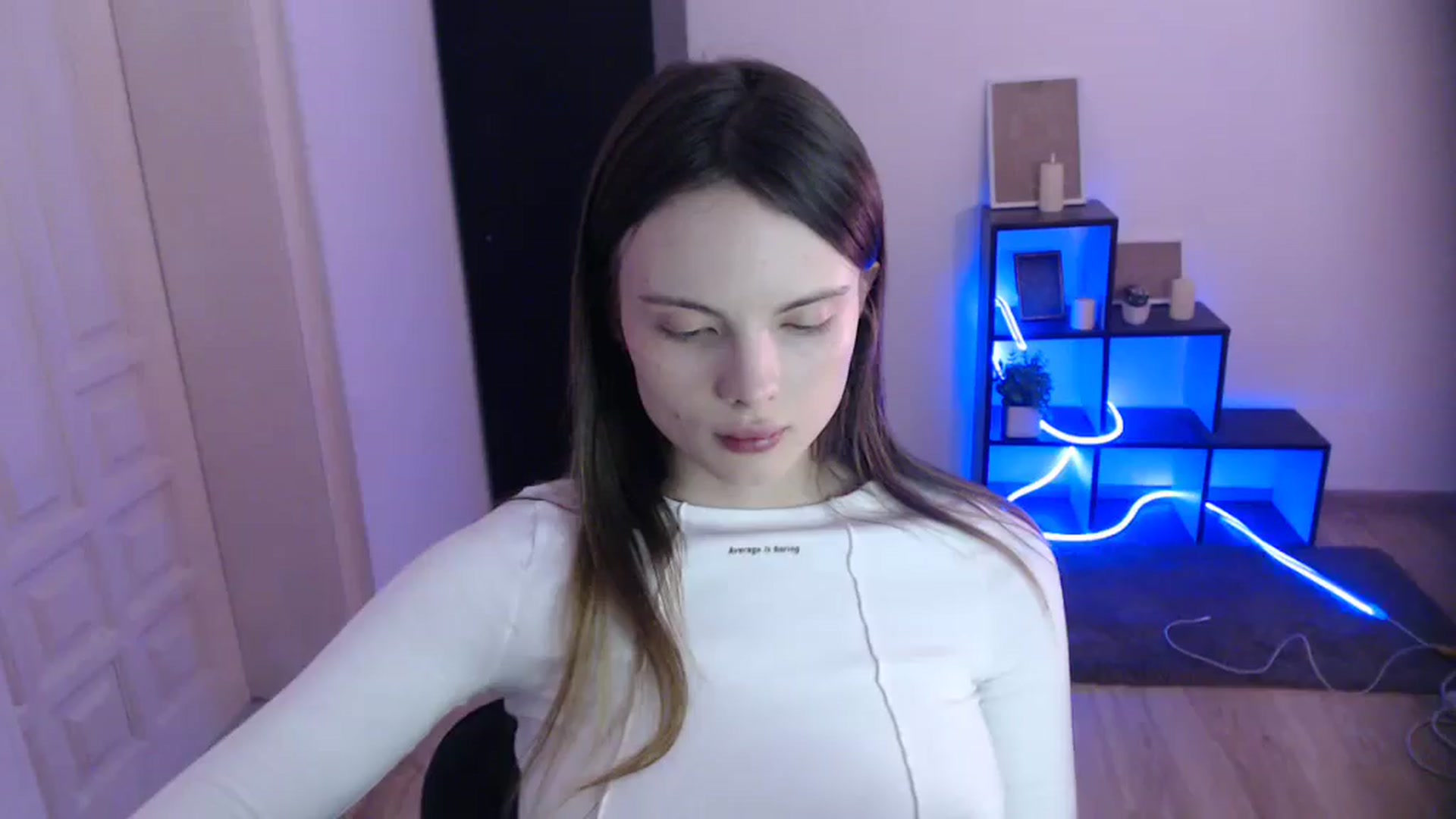Gallery image thumbnail from Ariella_ari's myfreecams stream on, 12/24/2025, 16:25 image 4 of 20