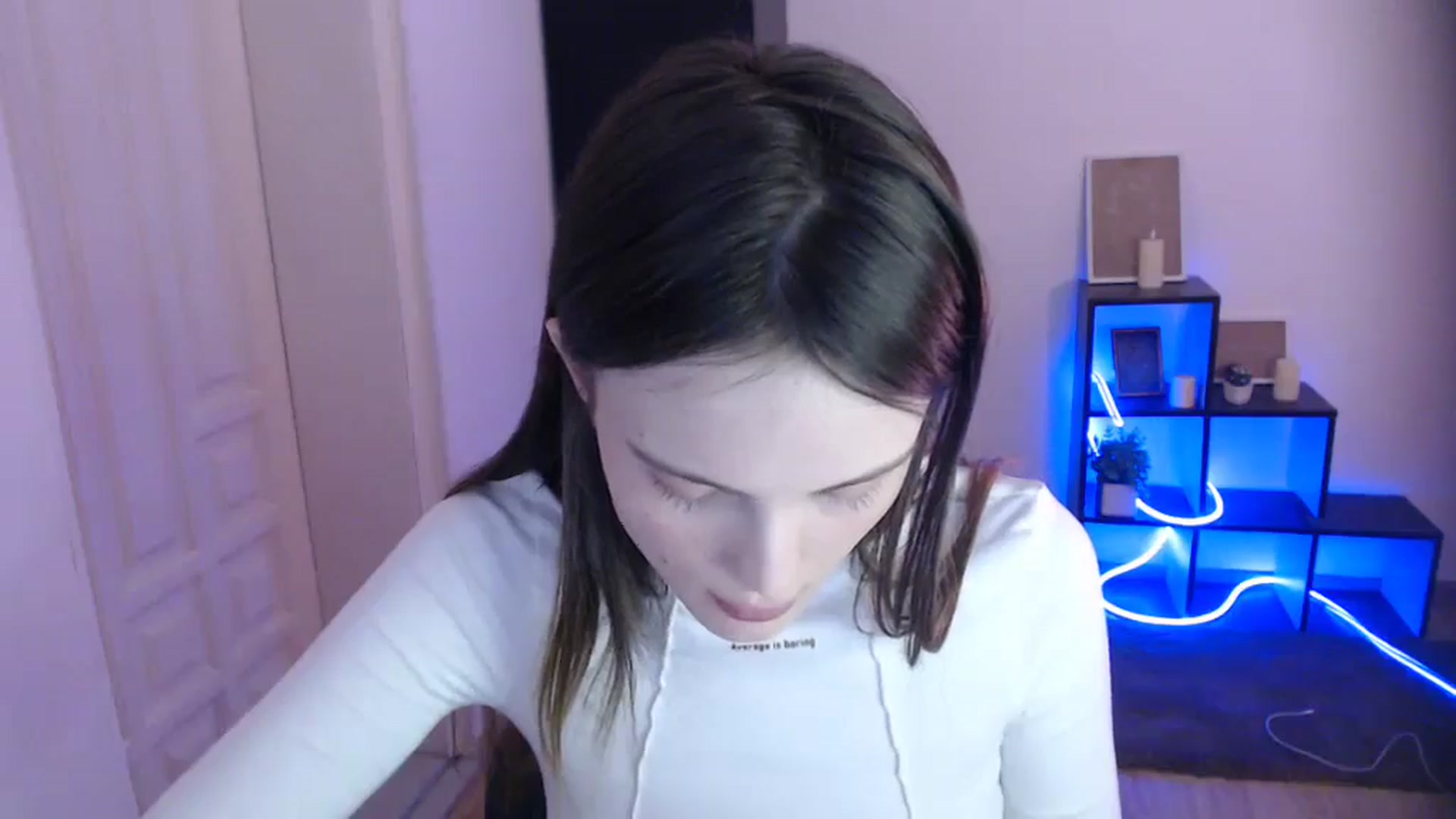 Gallery image thumbnail from Ariella_ari's myfreecams stream on, 12/24/2025, 18:07 image 11 of 20