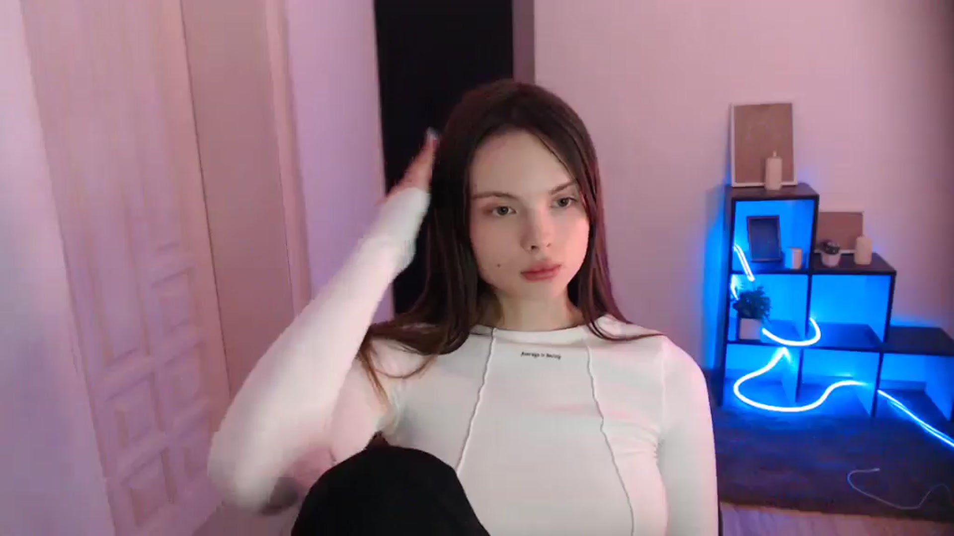 Gallery image thumbnail from Ariella_ari's myfreecams stream on, 12/24/2025, 18:07 image 13 of 20