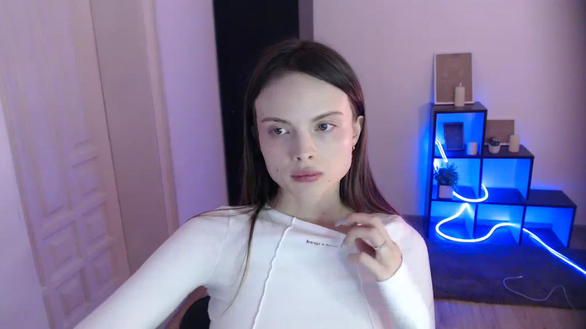 Gallery image thumbnail from Ariella_ari's myfreecams stream on, 12/24/2025, 18:07 image 6 of 20
