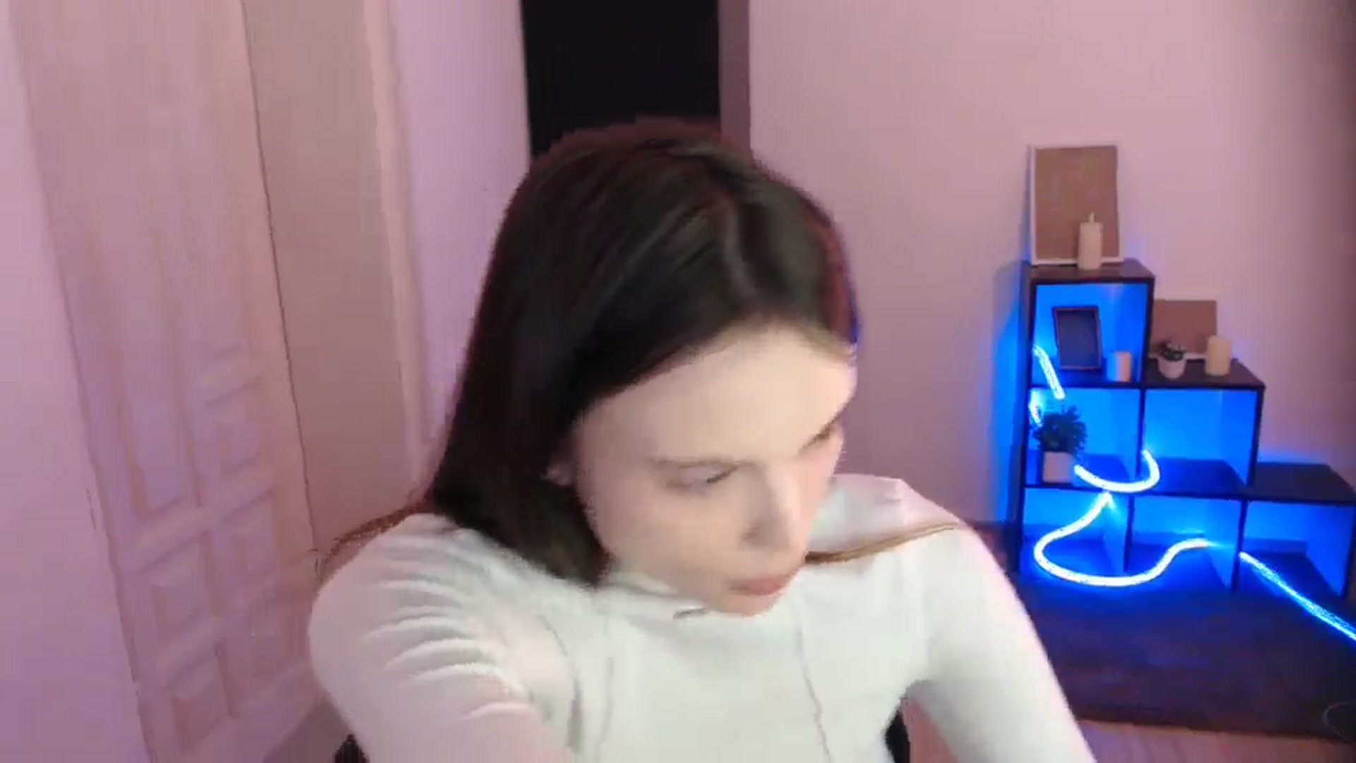 Gallery image thumbnail from Ariella_ari's myfreecams stream on, 12/24/2025, 18:07 image 17 of 20
