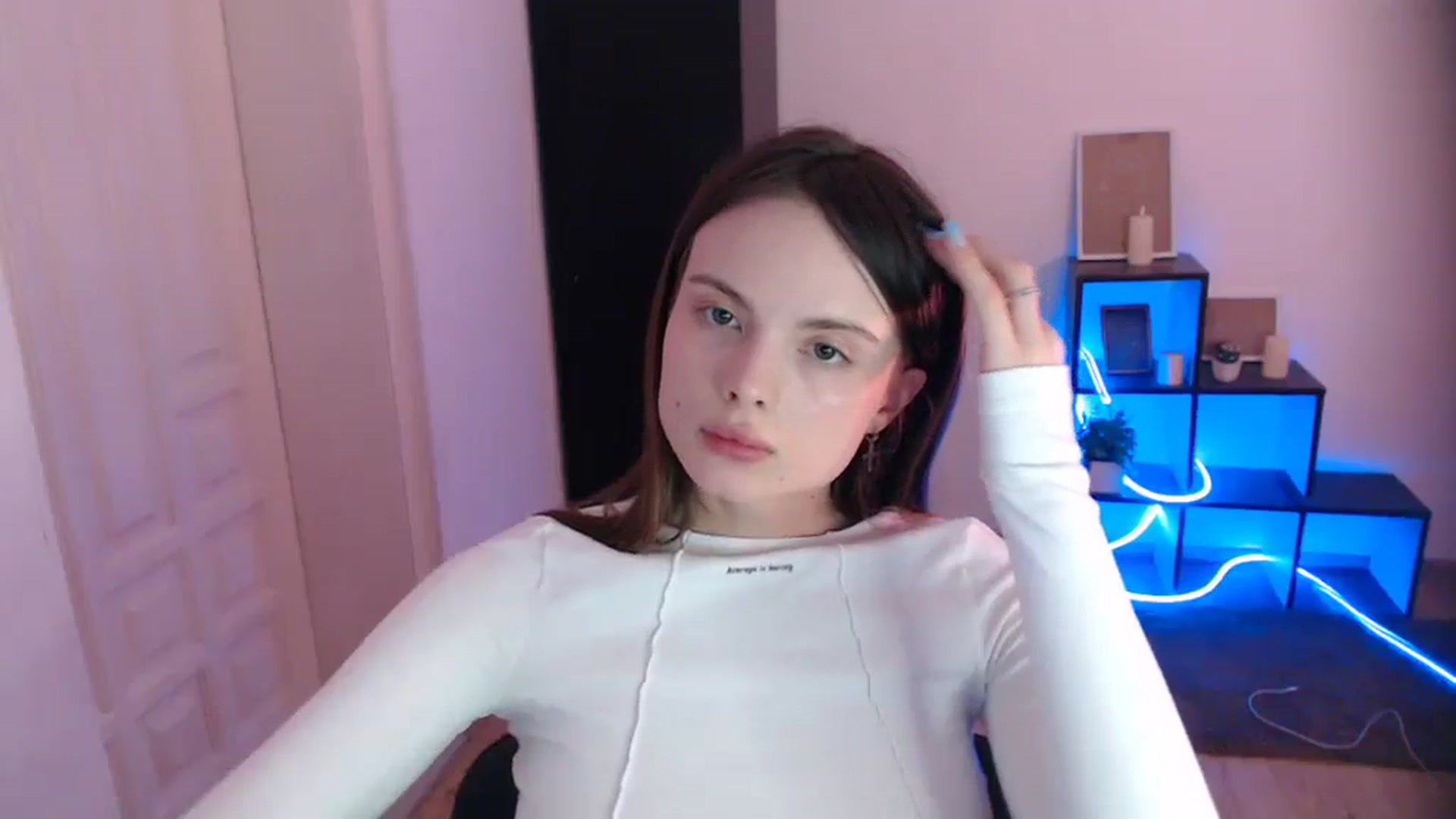 Gallery image thumbnail from Ariella_ari's myfreecams stream on, 12/24/2025, 18:07 image 2 of 20