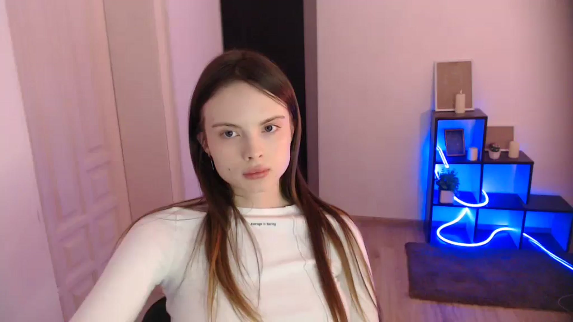 Gallery image thumbnail from Ariella_ari's myfreecams stream on, 12/24/2025, 18:07 image 16 of 20