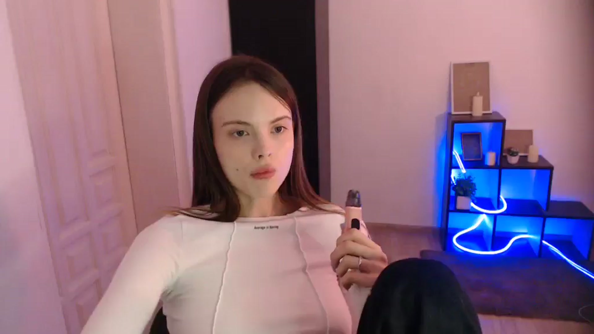 Gallery image thumbnail from Ariella_ari's myfreecams stream on, 12/24/2025, 18:07 image 18 of 20