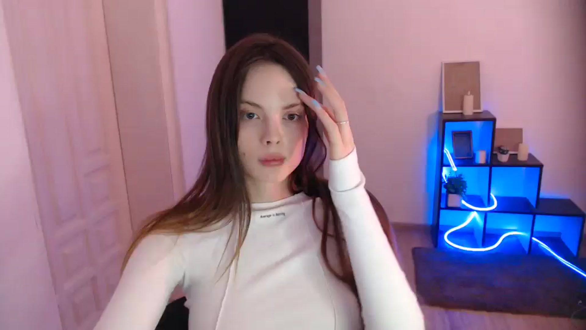 Gallery image thumbnail from Ariella_ari's myfreecams stream on, 12/24/2025, 18:37 image 6 of 20