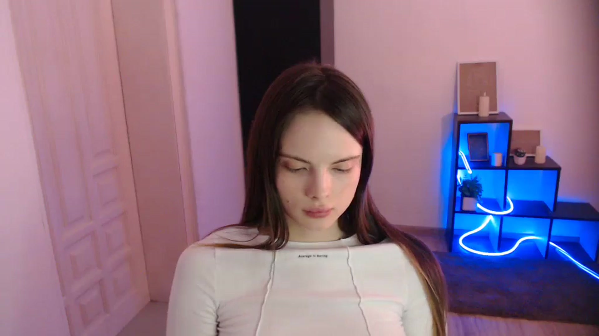 Gallery image thumbnail from Ariella_ari's myfreecams stream on, 12/24/2025, 18:37 image 20 of 20