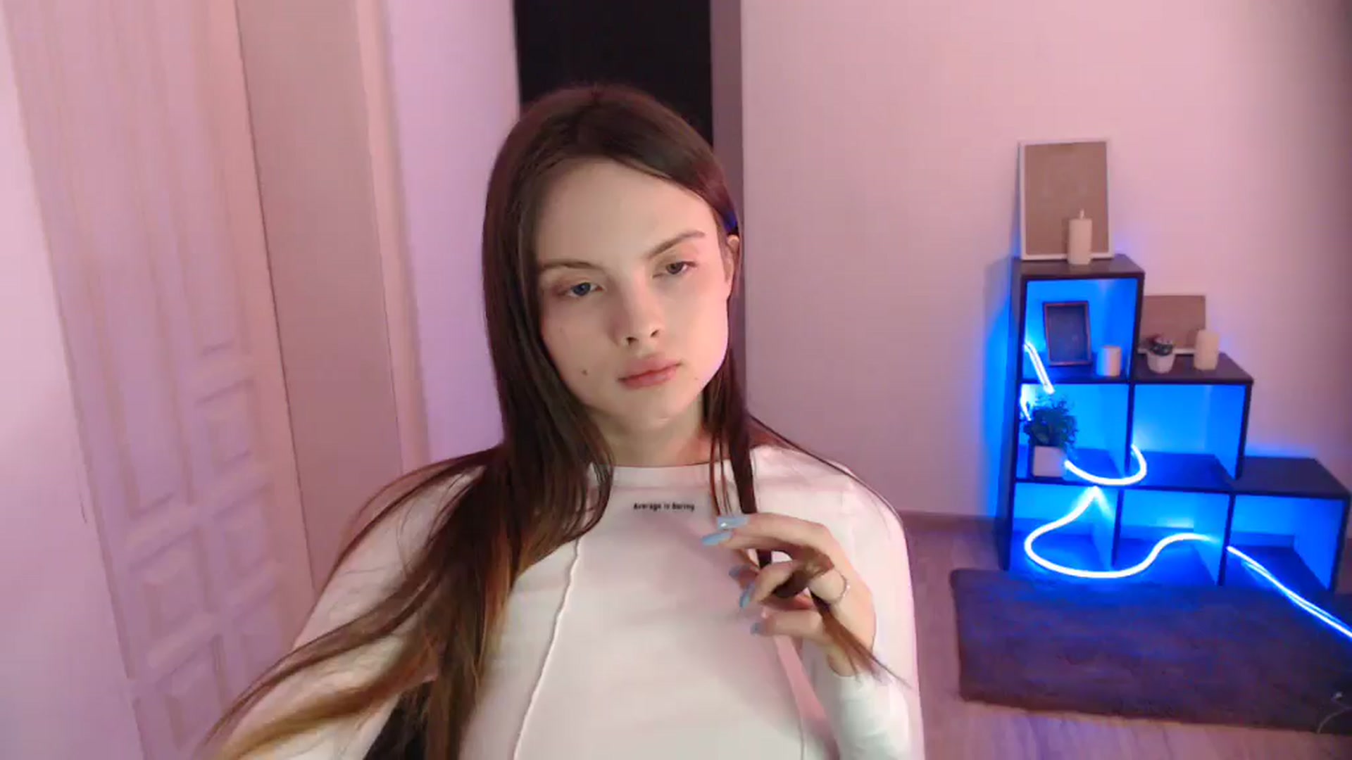 Gallery image thumbnail from Ariella_ari's myfreecams stream on, 12/24/2025, 18:37 image 4 of 20