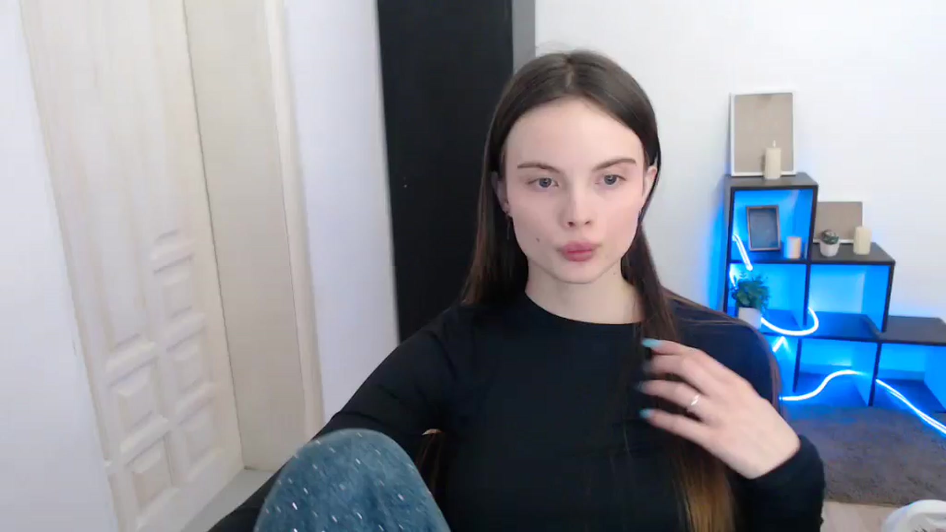 Gallery image thumbnail from Ariella_ari's myfreecams stream on, 12/26/2025, 16:38 image 1 of 20