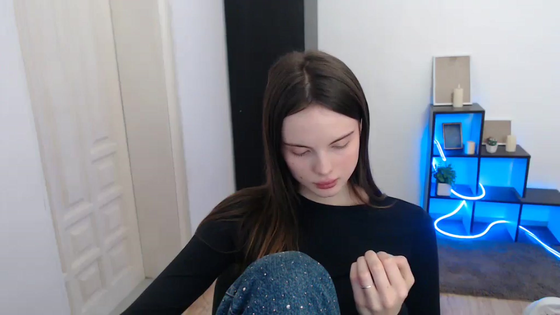 Gallery image thumbnail from Ariella_ari's myfreecams stream on, 12/26/2025, 16:38 image 3 of 20