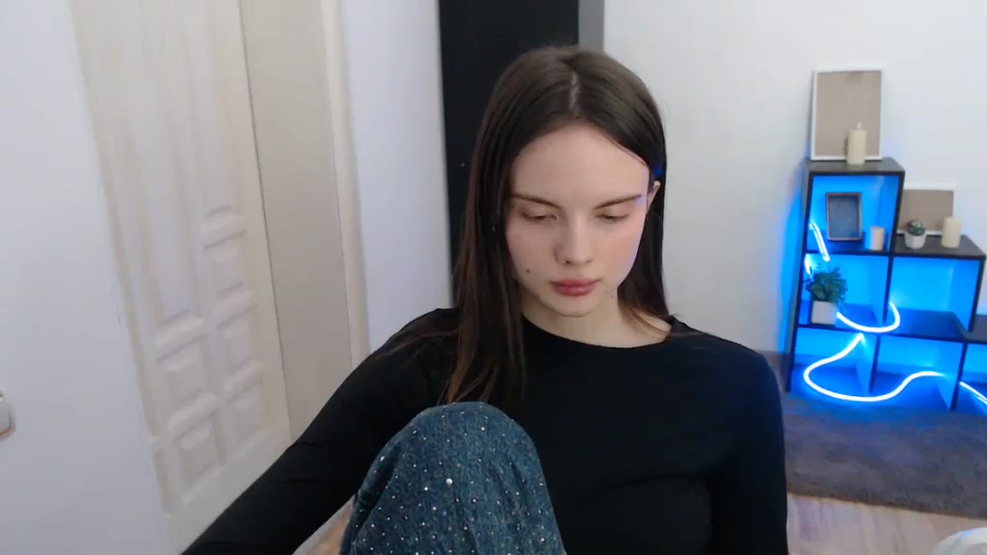 Gallery image thumbnail from Ariella_ari's myfreecams stream on, 12/26/2025, 18:56 image 13 of 20
