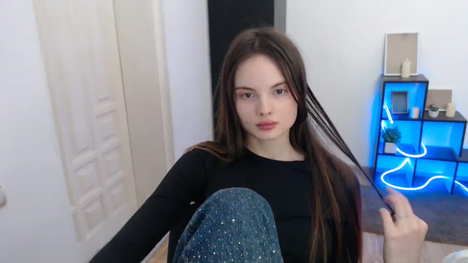 Gallery image thumbnail from Ariella_ari's myfreecams stream on, 12/26/2025, 18:56 image 18 of 20
